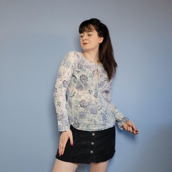 Vintage Blue floral pattern mesh top - Picture 2 of 8